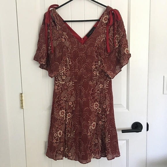 Adelyn Rae Butterfly Sleeves Floral Dress - Picture 1 of 6